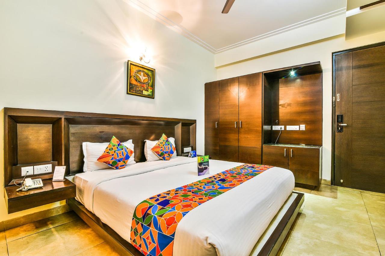 Fabhotel Oasis Dlf Phase 3 古尔冈 外观 照片