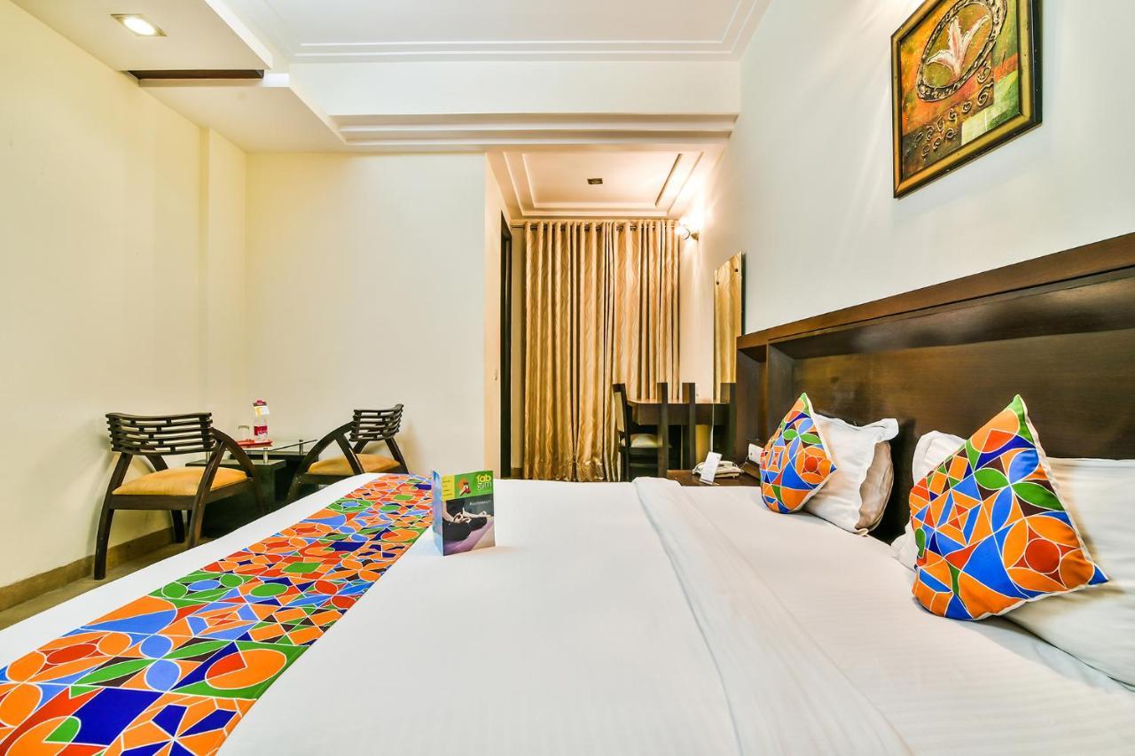 Fabhotel Oasis Dlf Phase 3 古尔冈 外观 照片
