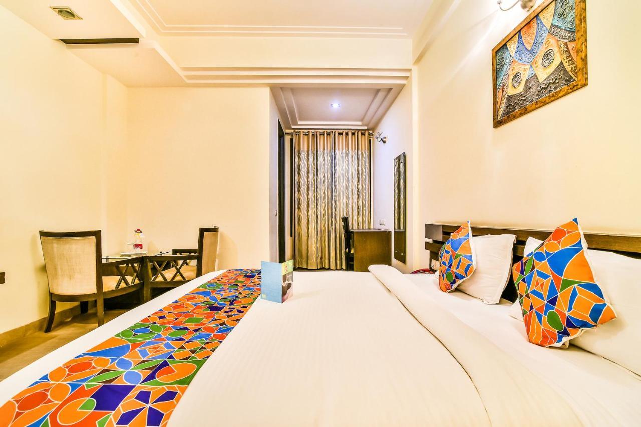 Fabhotel Oasis Dlf Phase 3 古尔冈 外观 照片