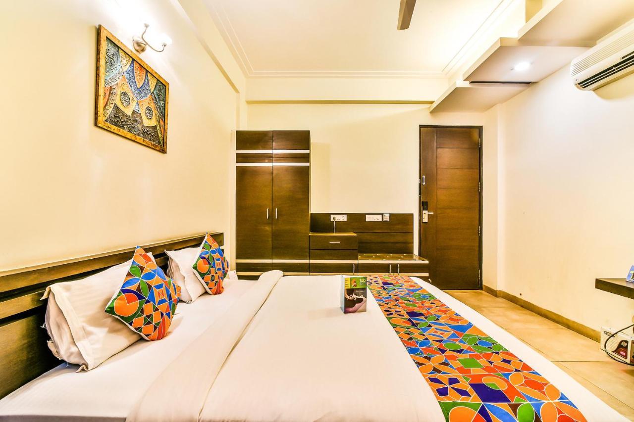 Fabhotel Oasis Dlf Phase 3 古尔冈 外观 照片